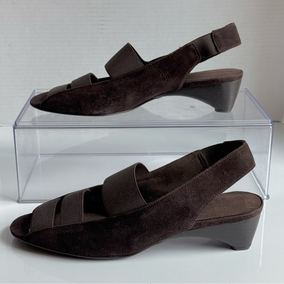 Stuart Weitzman Brown Suede Sandals Kitten Heel Career Comfort Size 9.5N - Picture 3 of 11